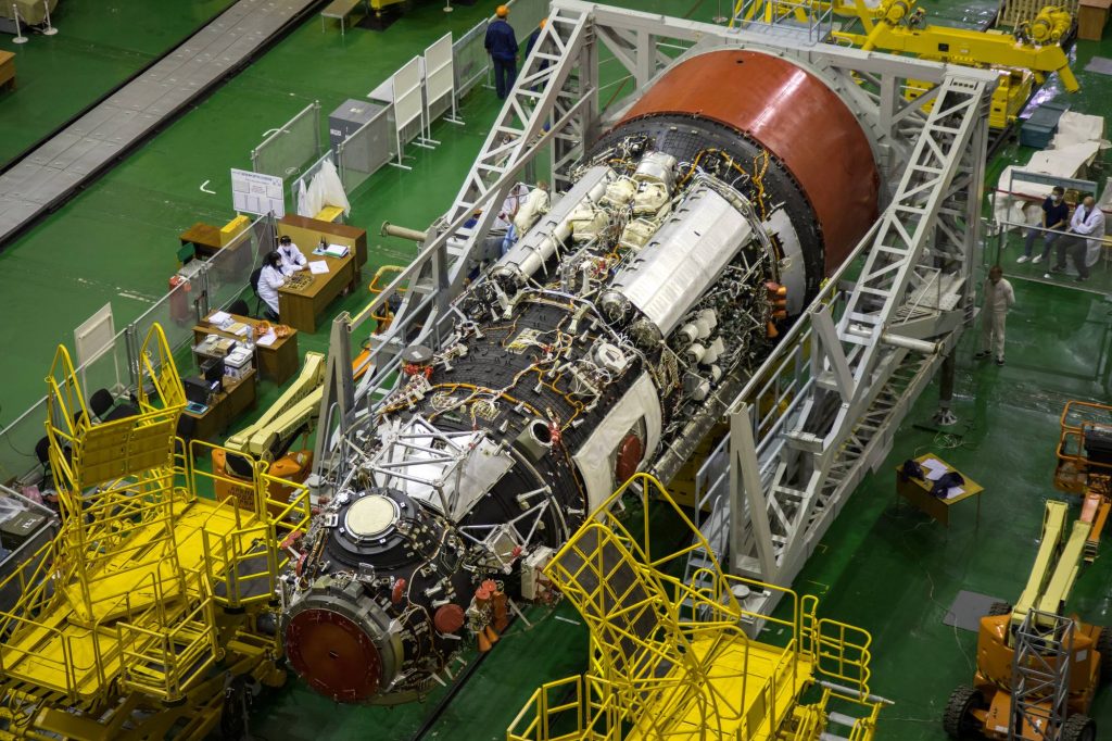 Le module Naouka dans le MIK 254 de Baïkonour.