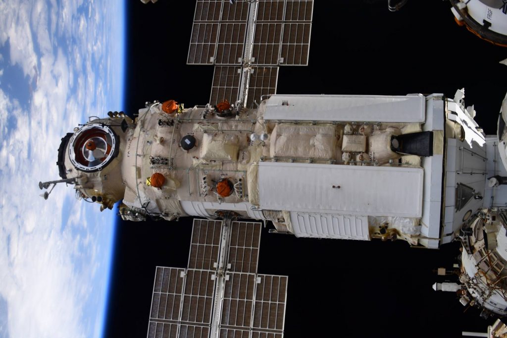 Le module Naouka arrimé à l'ISS.