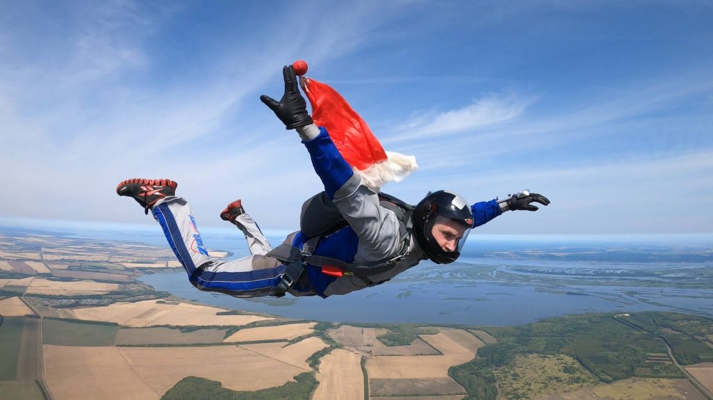 Ouverture du parachute pour Alexandre Kolyabine.