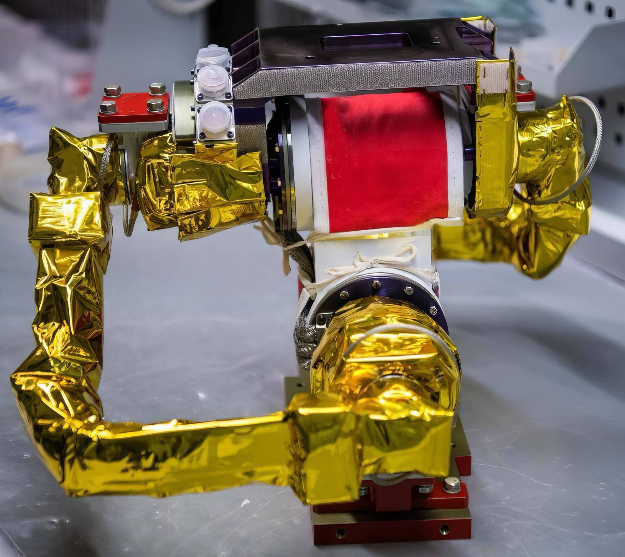 Le moteur de l'antenne.