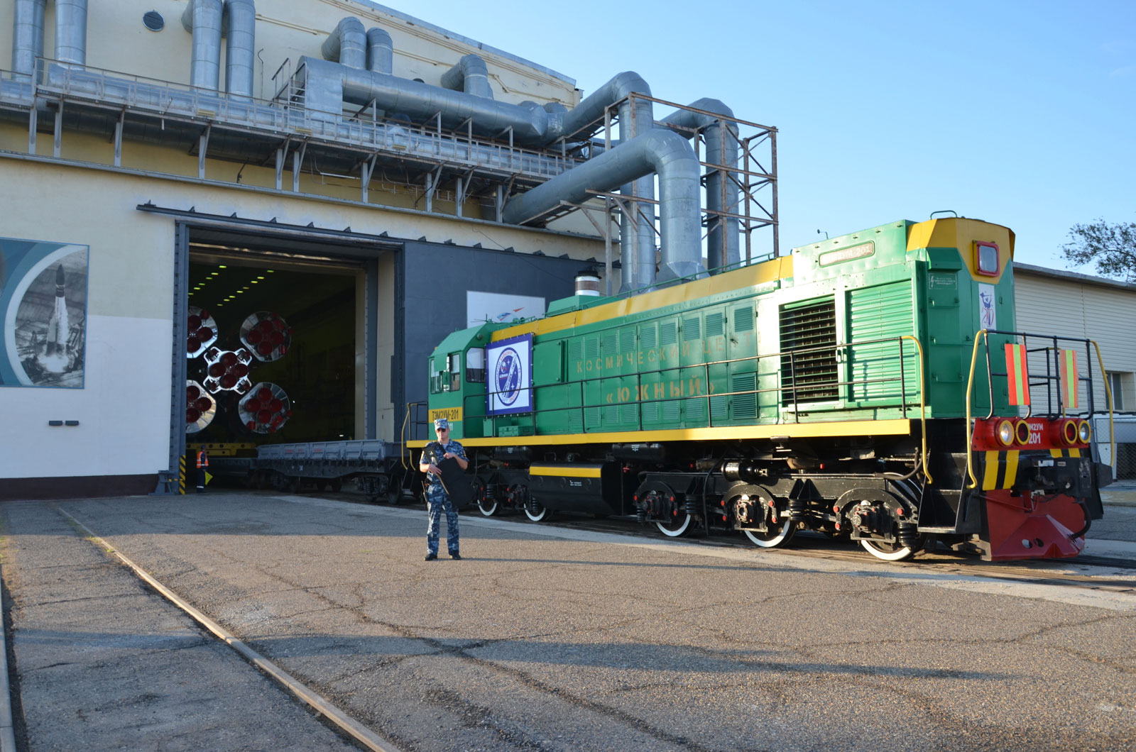 La locomotive va extraire la fusée du MIK 31.
