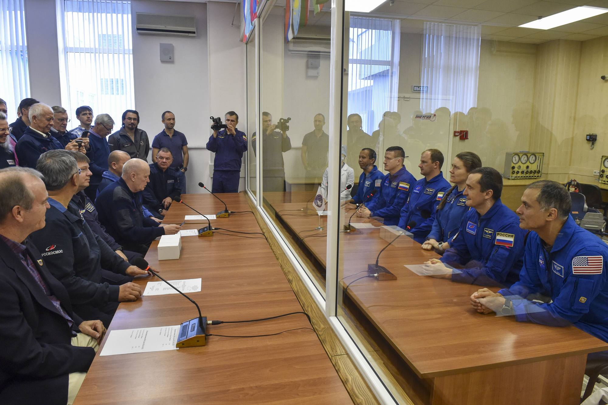 Rencontre avec les responsables techniques du lancement.