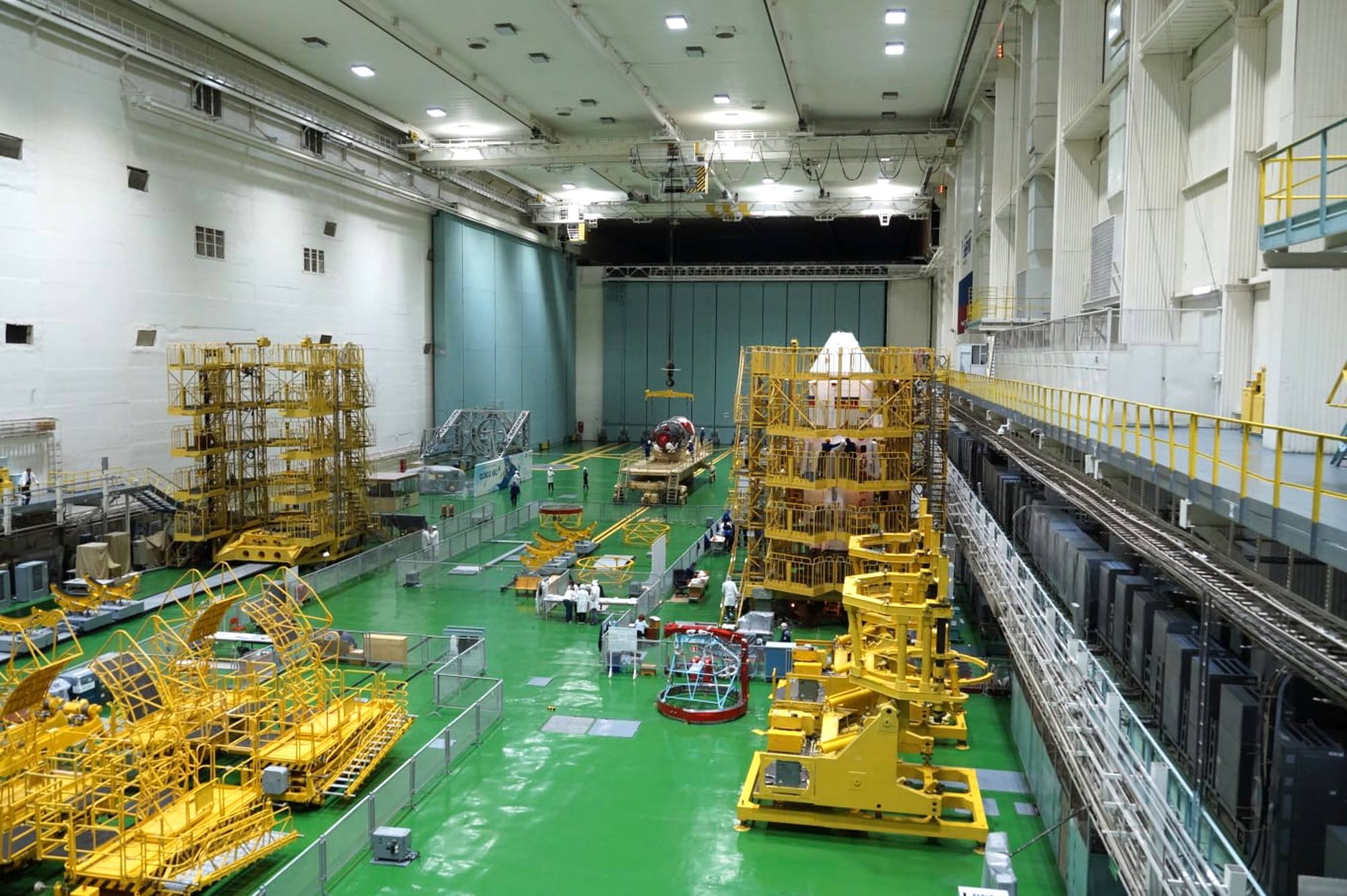 Retour dans le hall central du MIK 254.