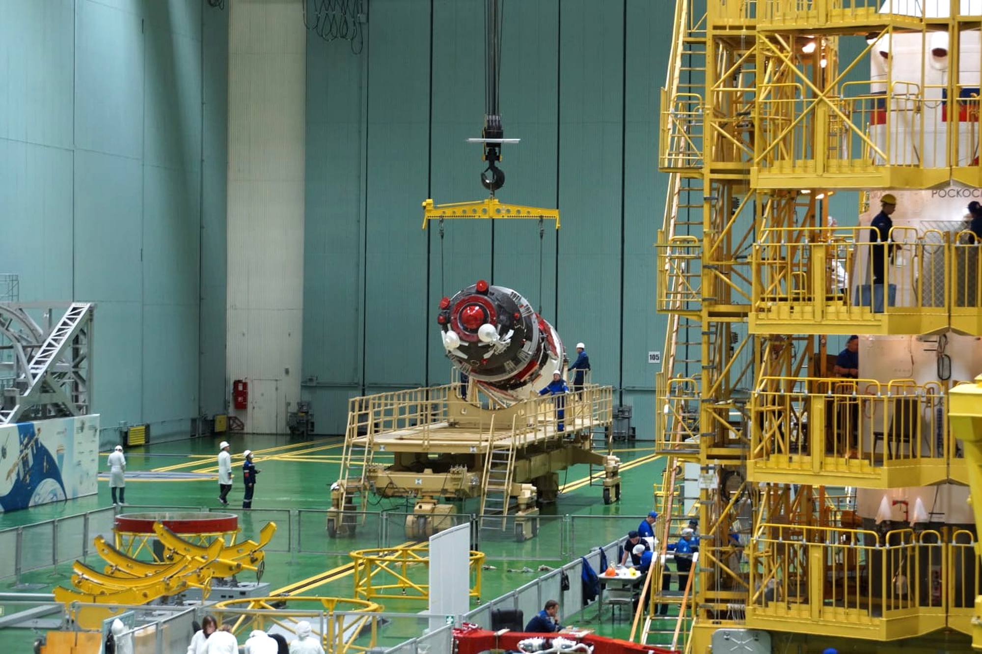 Progress MS-33 est soulevé.