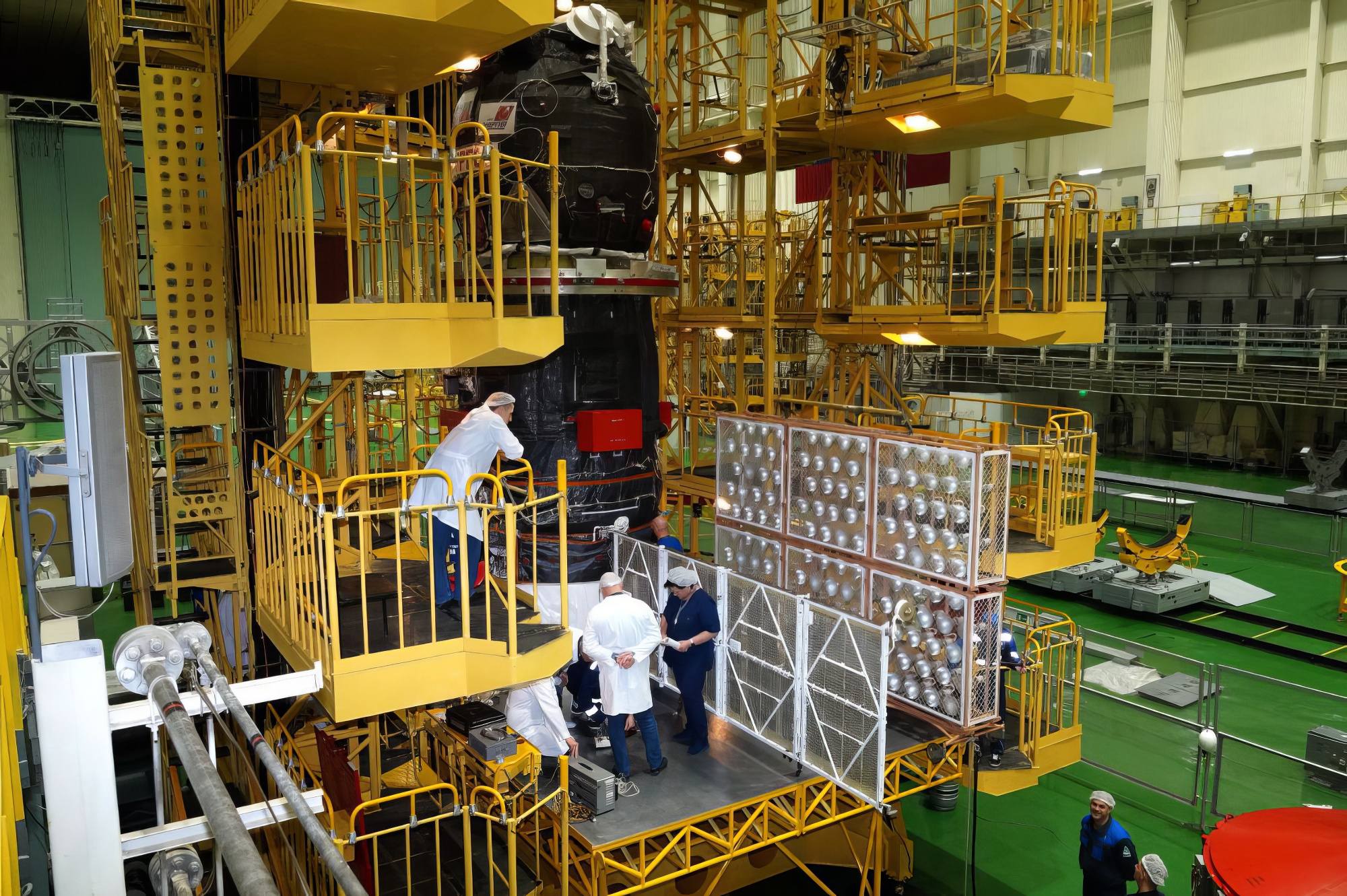 Préparation de l'illumination des panneaux solaires.