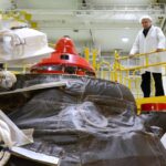 L'une des deux antennes (à gauche) du système de rendez-vous Kours.