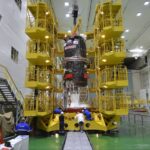 Le cargo est déposé dans son stand de préparation pour stockage jusqu'au début des opération de préparation finale.