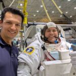 Konstantin Borissov, à gauche, et Dmitry Peteline dans le scaphandre américain