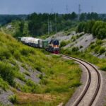 Le convoi transportant un lanceur Soyouz sur le trajet Tsiokovsky - Vostochny.