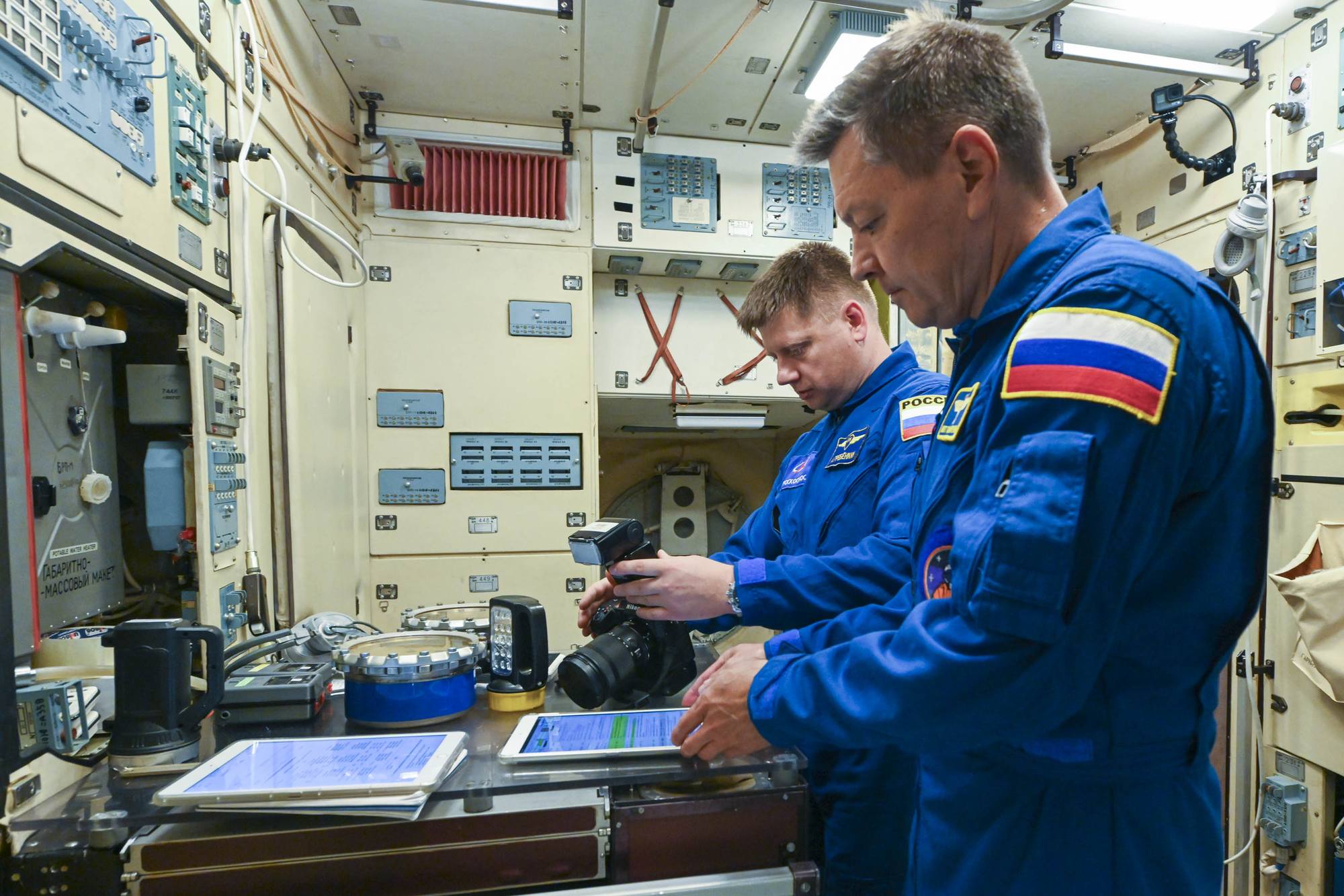 Kononenko-Grebyonkine-ISS-76-réserve-Pavel-Shvets-TsPK_06