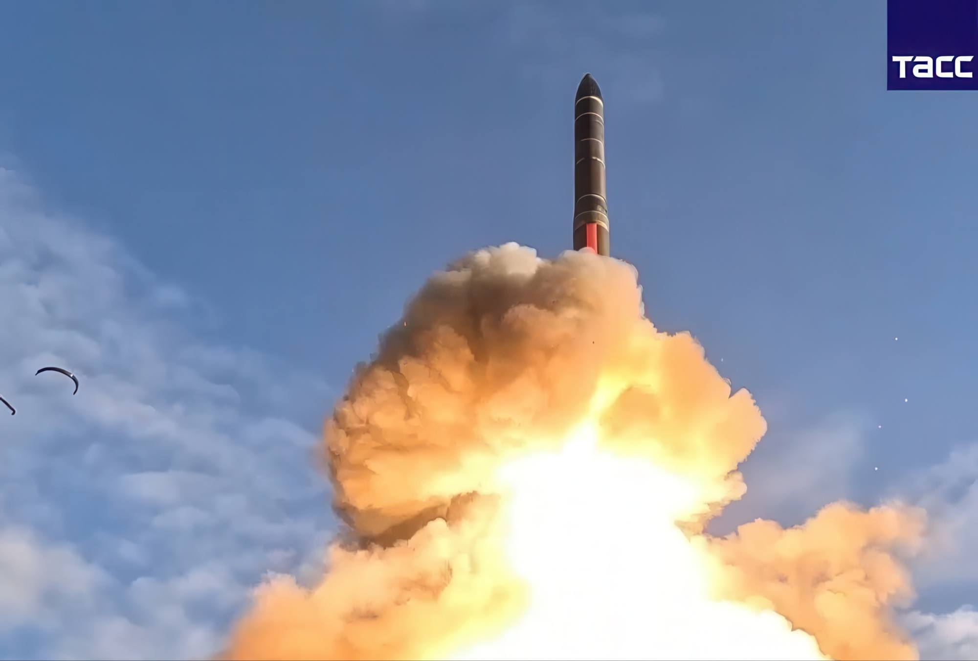 Le décollage d'un issile intercontinental depuis le cosmodrome de Plesetsk.