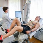 Sergueï Koud-Svertchkov et Natalya Vlassova durant l'épreuve d'effort au TsPK.