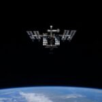 L'ISS au-dessus de la Terre.