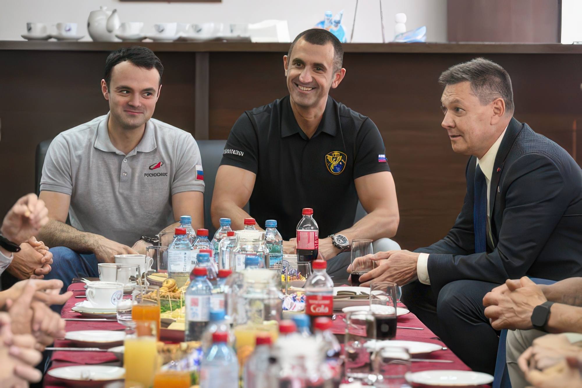 Rencontre informelle des cosmonautes de Roscosmos avant le départ de Sergueï Teteryatnikov pour les USA.