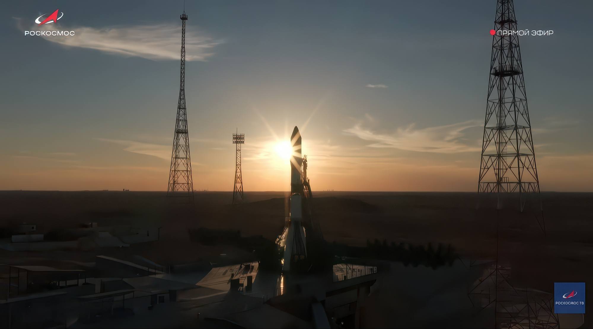 Le soleil couchant sur le cosmodrome de Baïkonour.