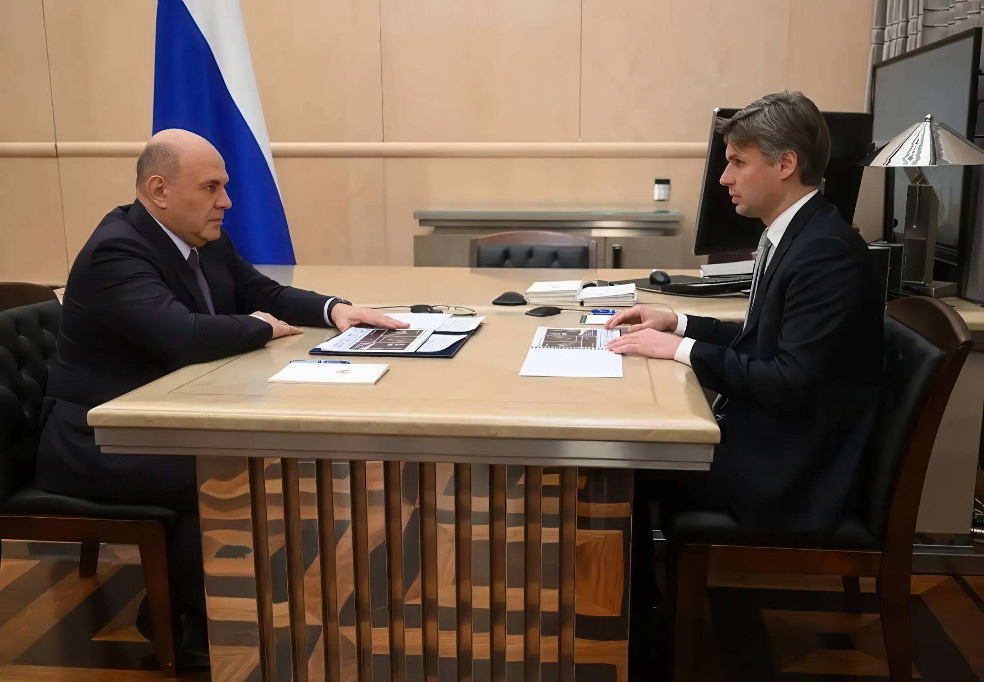 Mikhaïl Mishoustine et Dmitry Bakanov.