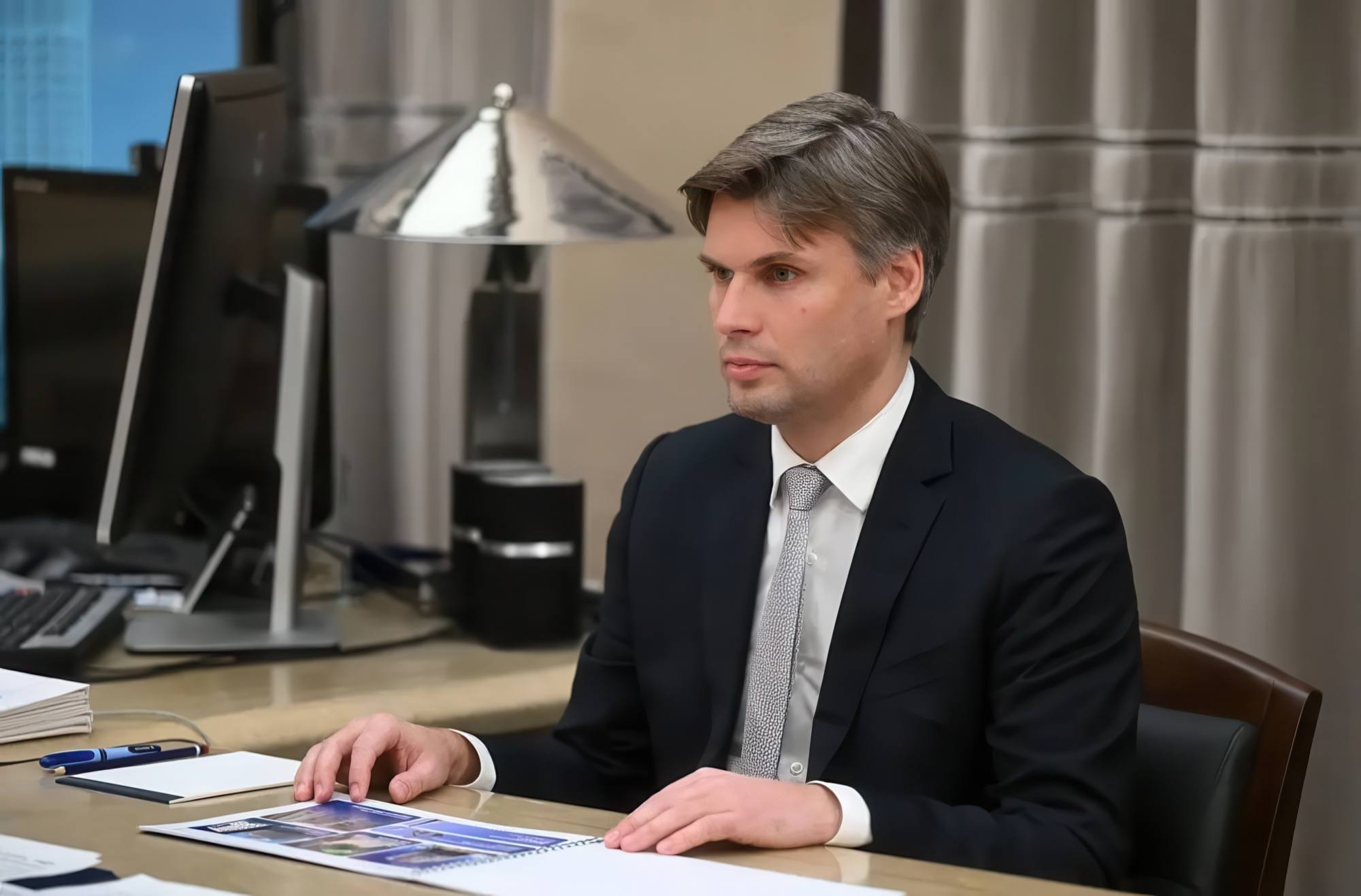 Dmitry Bakanov lors de la rencontre avec le premier-ministre.