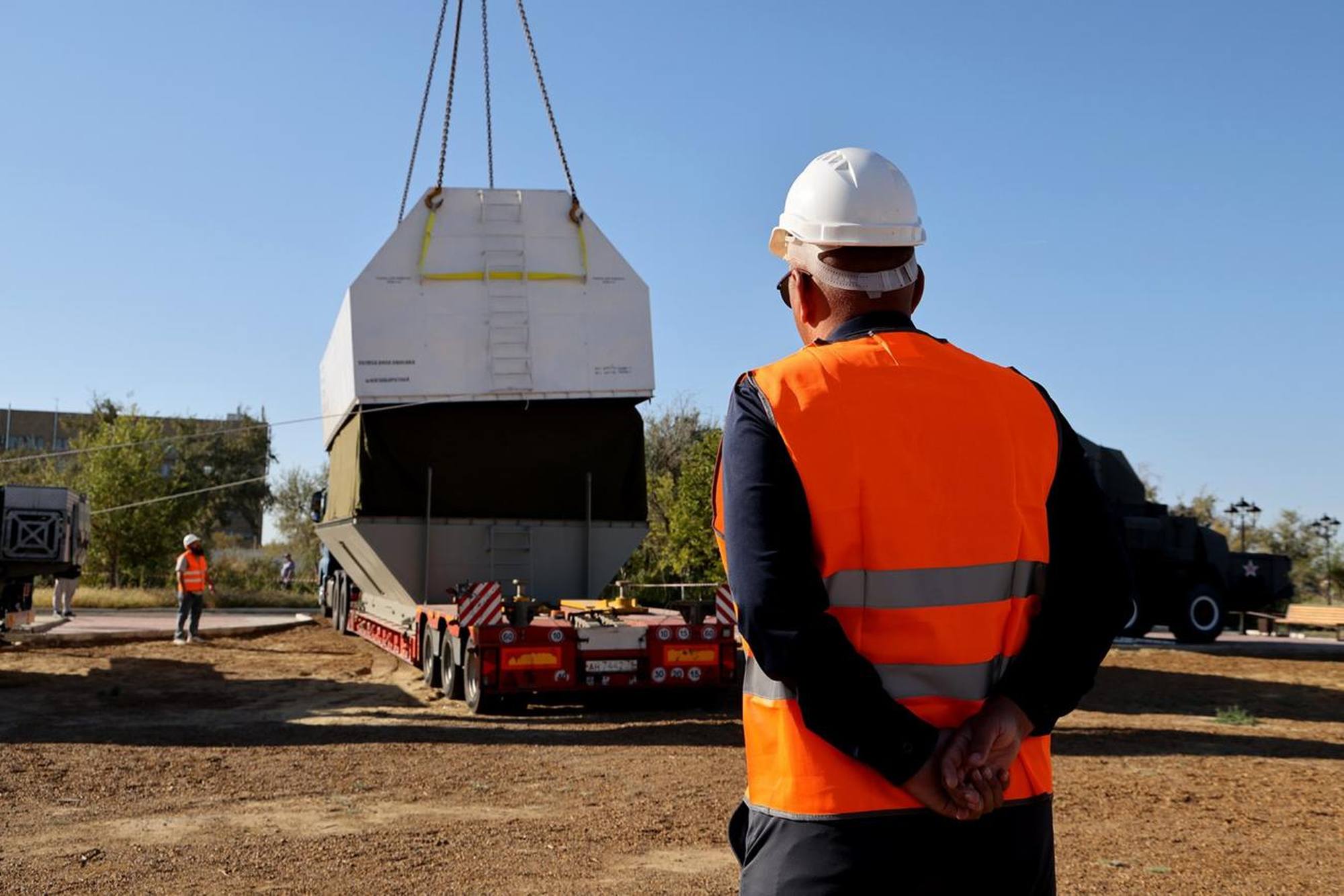 Le conteneur de transport du moteur de la série RD-171.