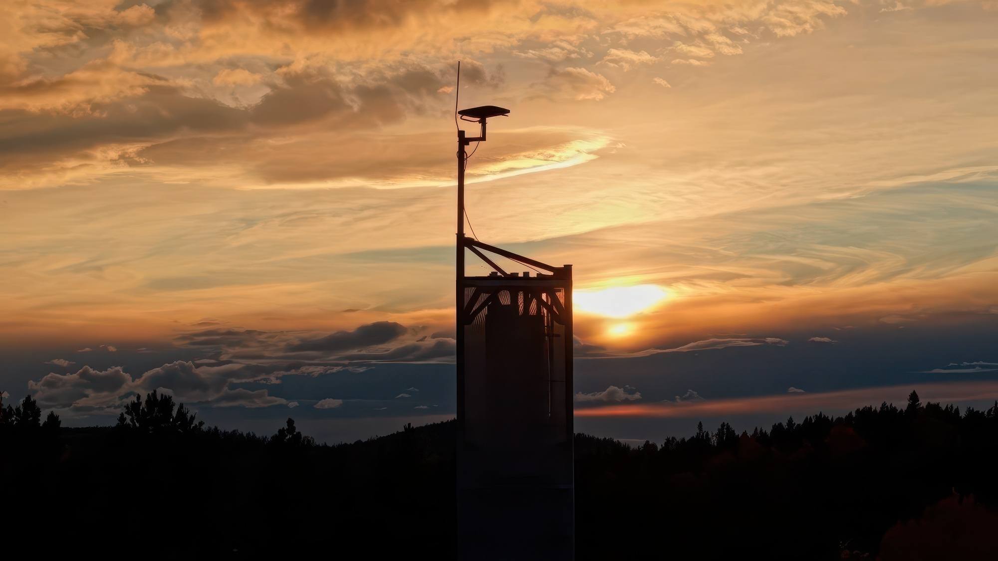 Le terminal Ultra.1440 en haut d'une antenne de Megafon.