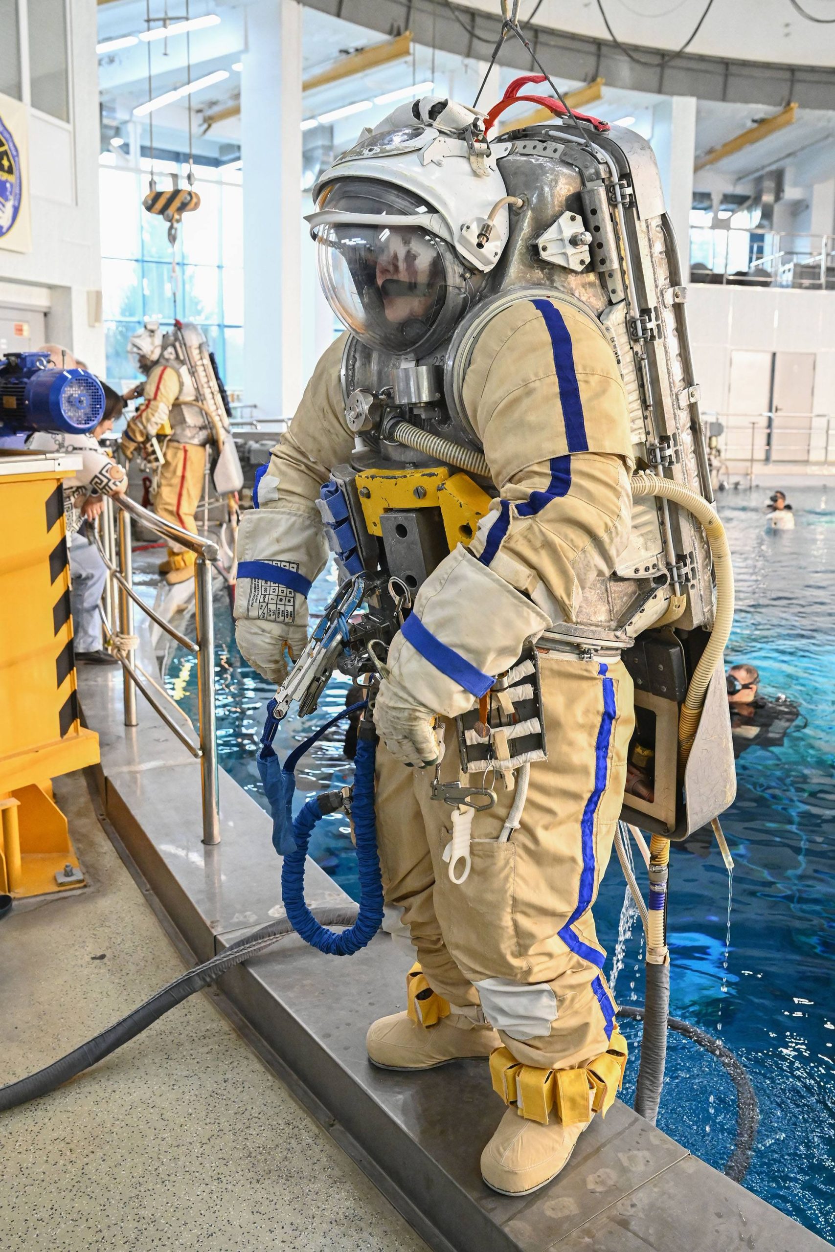 Anastasia Meremkoulova dans son scaphandre juste avant la plongée.